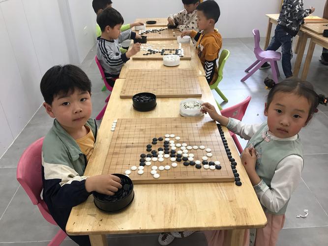 儿童学围棋多久能锻炼大脑，儿童学围棋学多久！