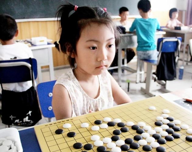 五岁学围棋多久到五段级，五岁学围棋会太小吗